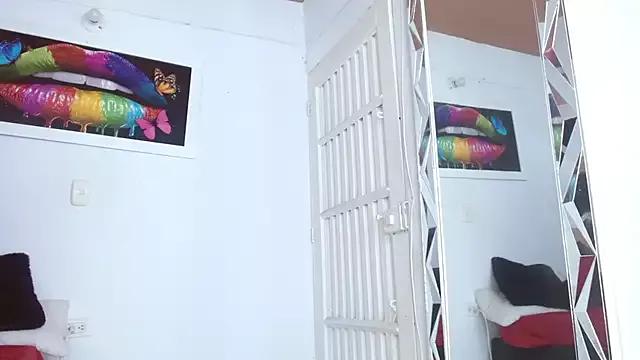 ManuelaCox from StripChat is Freechat