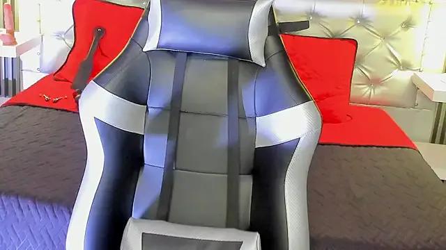 Try our streaming cams variety and talk on a personal level with our adorable girls streamers, showing off their bountiful shapes and dildos.