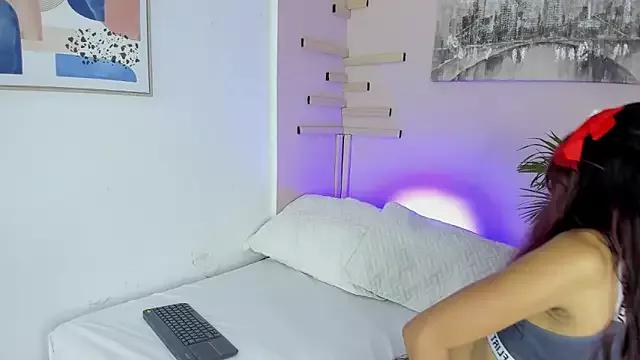 maraiah_petit from StripChat is Freechat