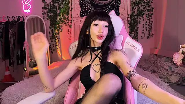 Try our streaming cams variety and talk on a personal level with our adorable girls streamers, showing off their bountiful shapes and dildos.