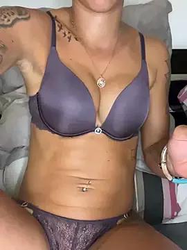 MargauxObsession from StripChat is Freechat