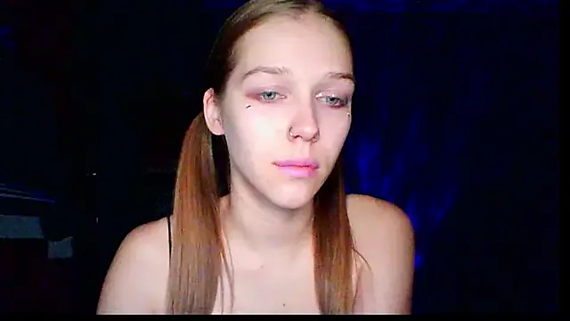 mari_martin from StripChat is Freechat