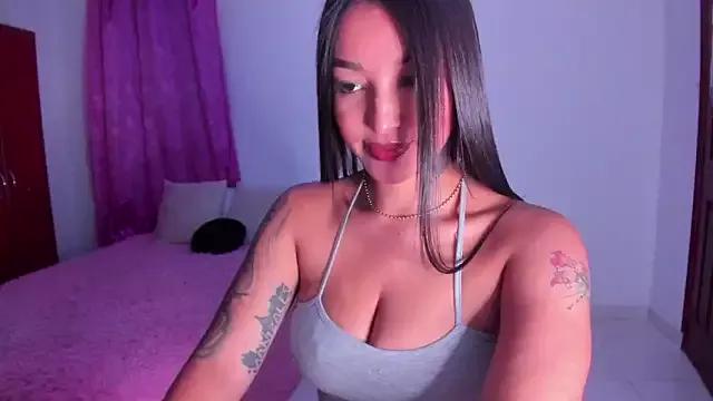 MariaaQueen from StripChat is Freechat