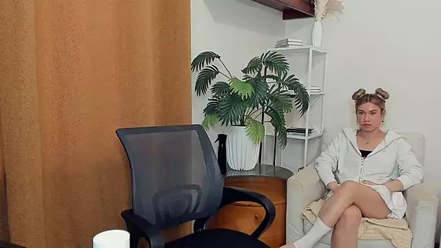 MariamCrissey from StripChat is Freechat