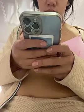 Marianahb-e from StripChat is Freechat