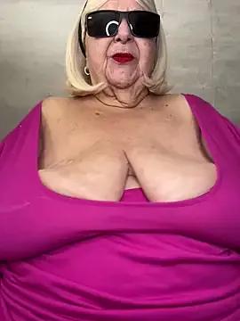 mariannecox from StripChat is Freechat