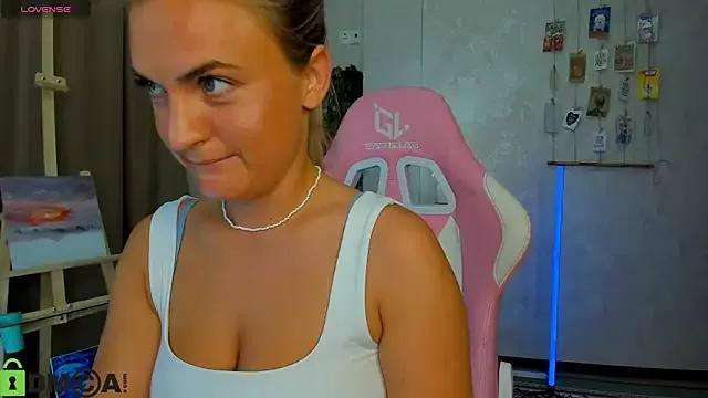 Try our streaming cams variety and talk on a personal level with our adorable girls streamers, showing off their bountiful shapes and dildos.