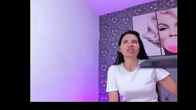 Marie_G33 from StripChat is Freechat