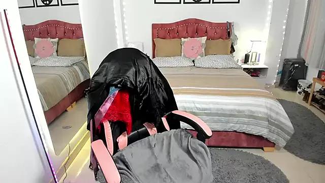 Try our streaming cams variety and talk on a personal level with our adorable girls streamers, showing off their bountiful shapes and dildos.