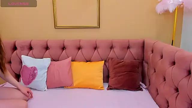 Try our streaming cams variety and talk on a personal level with our adorable girls streamers, showing off their bountiful shapes and dildos.