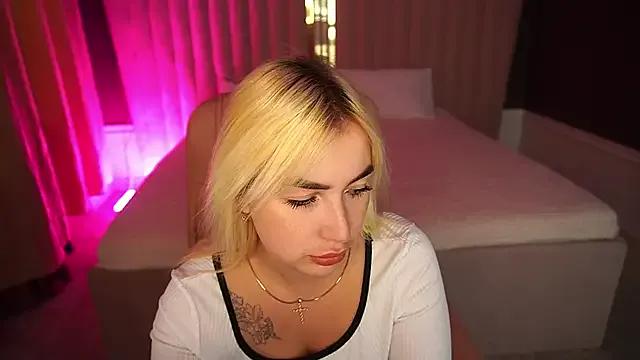 Try our streaming cams variety and talk on a personal level with our adorable girls streamers, showing off their bountiful shapes and dildos.