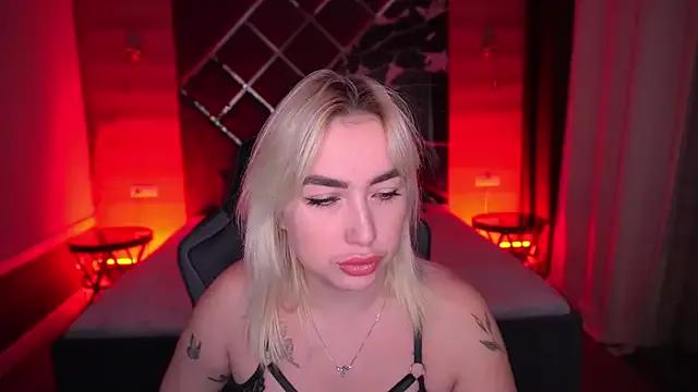 MariellaVi from StripChat is Freechat