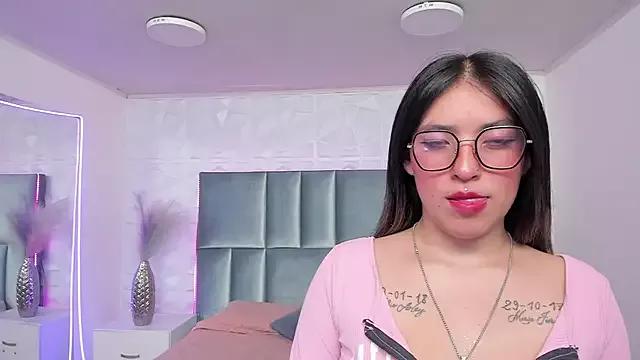 Marilin_Moon from StripChat is Freechat