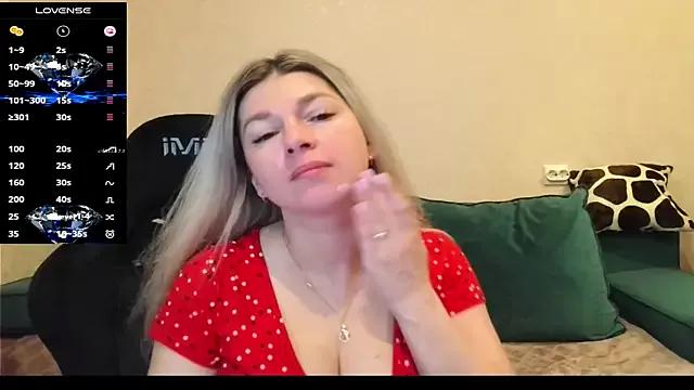 marina_xi from StripChat is Freechat