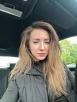 MarinaDiva11_74 from StripChat is Freechat