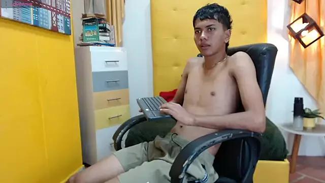 markbowie from StripChat is Freechat