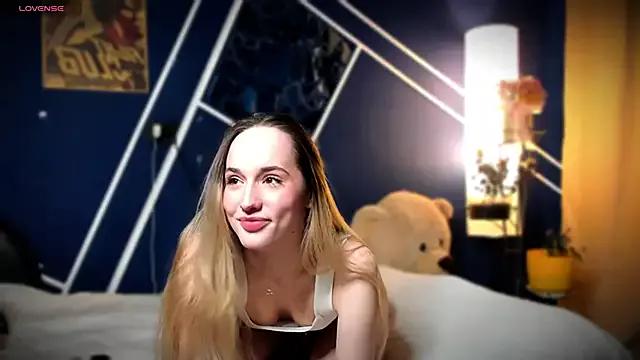 MarkizaPanther from StripChat is Freechat