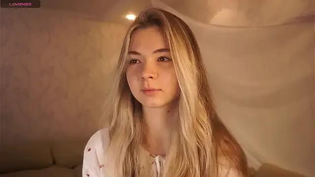 MarlinVarian from StripChat is Freechat