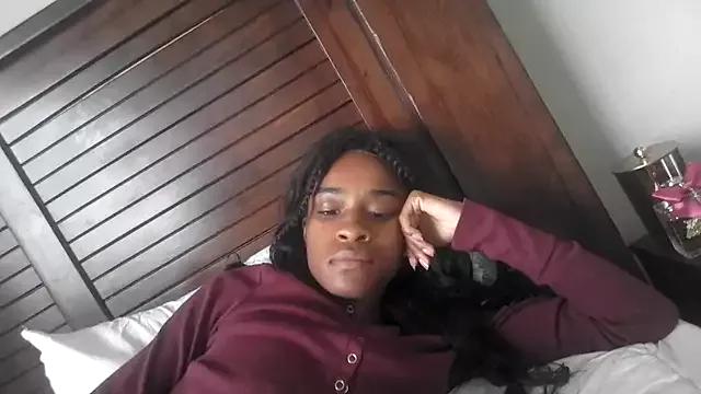 Marlowlovee from StripChat is Freechat