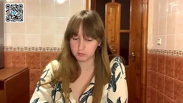 MaroonMoon_ from StripChat is Freechat