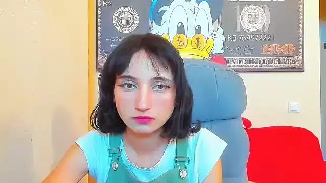 Marri-Stella from StripChat is Freechat