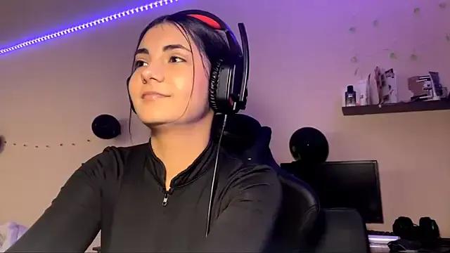 Marry_glow from StripChat is Freechat