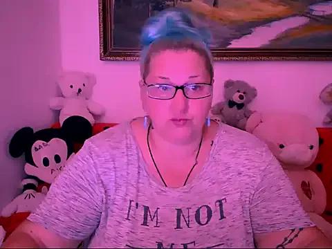 Marryllunax from StripChat is Freechat