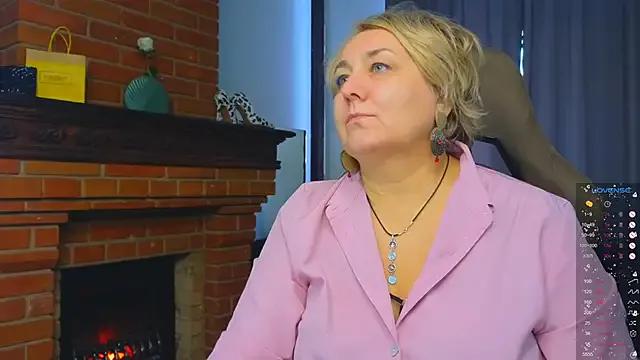 Marta_Wils from StripChat is Freechat