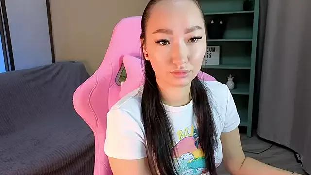 Try our streaming cams variety and talk on a personal level with our adorable girls streamers, showing off their bountiful shapes and dildos.