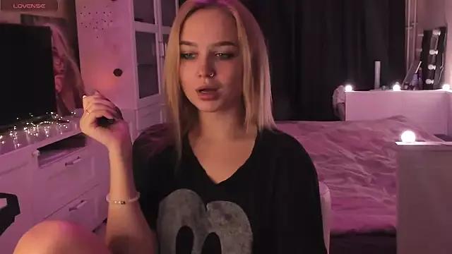 Try our streaming cams variety and talk on a personal level with our adorable girls streamers, showing off their bountiful shapes and dildos.