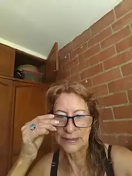MaryeLunna from StripChat is Freechat