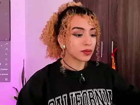 MaryJanelovers from StripChat is Freechat