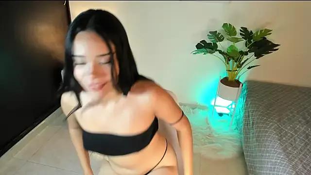 MarylinLewis from StripChat is Freechat