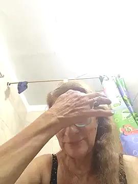 MaryLunne from StripChat is Freechat