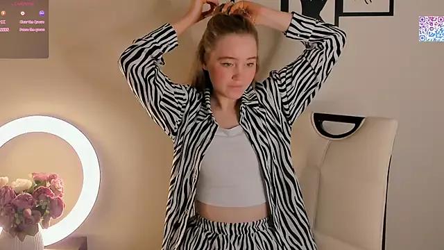 MaryRoyce from StripChat is Freechat