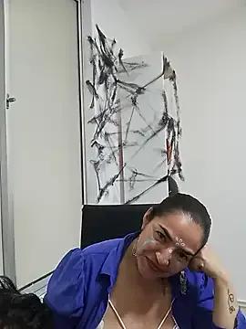 MaryRoze_ from StripChat is Freechat