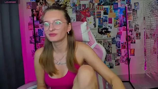 Try our streaming cams variety and talk on a personal level with our adorable girls streamers, showing off their bountiful shapes and dildos.