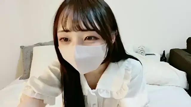 Mashiro-chan from StripChat is Freechat