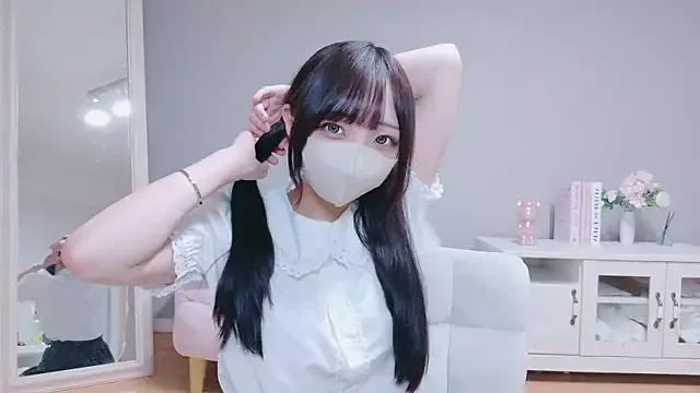 Mashiro-chan from StripChat is Freechat