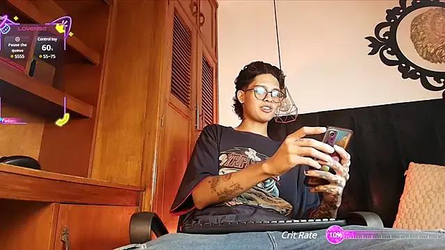 Massimo_vaiolethsan from StripChat