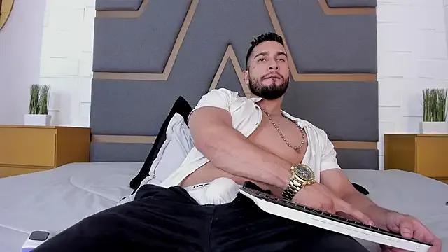 Massimofiore_ from StripChat