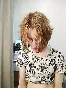 MasuzyShy from StripChat is Freechat
