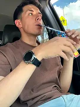 Mattebret11 from StripChat