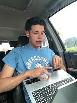 Mattebret11 from StripChat