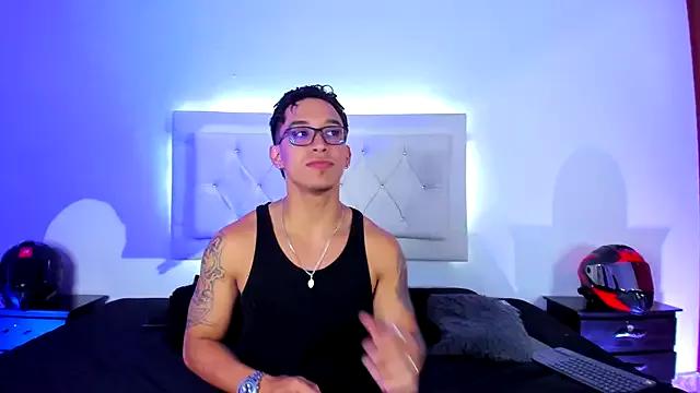 Mattew_Dluca_ from StripChat is Freechat