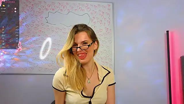 MattieAndrews from StripChat is Freechat
