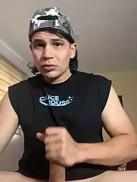 Mattsmiling444 from StripChat