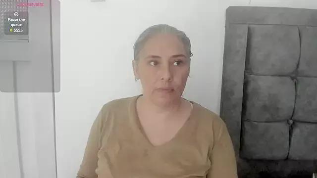 mature_gold from StripChat is Freechat
