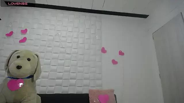 Try our streaming cams variety and talk on a personal level with our adorable girls streamers, showing off their bountiful shapes and dildos.