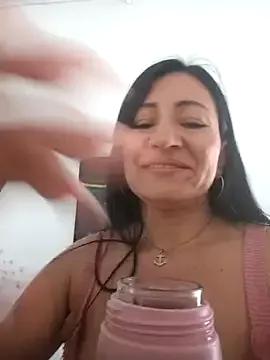maturexxxnaughty from StripChat is Freechat